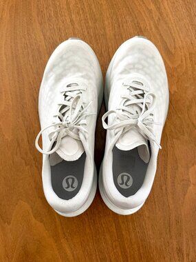 Women’s Split Shift Running Shoe in Light Vapor / White / Silver Drop 9.5